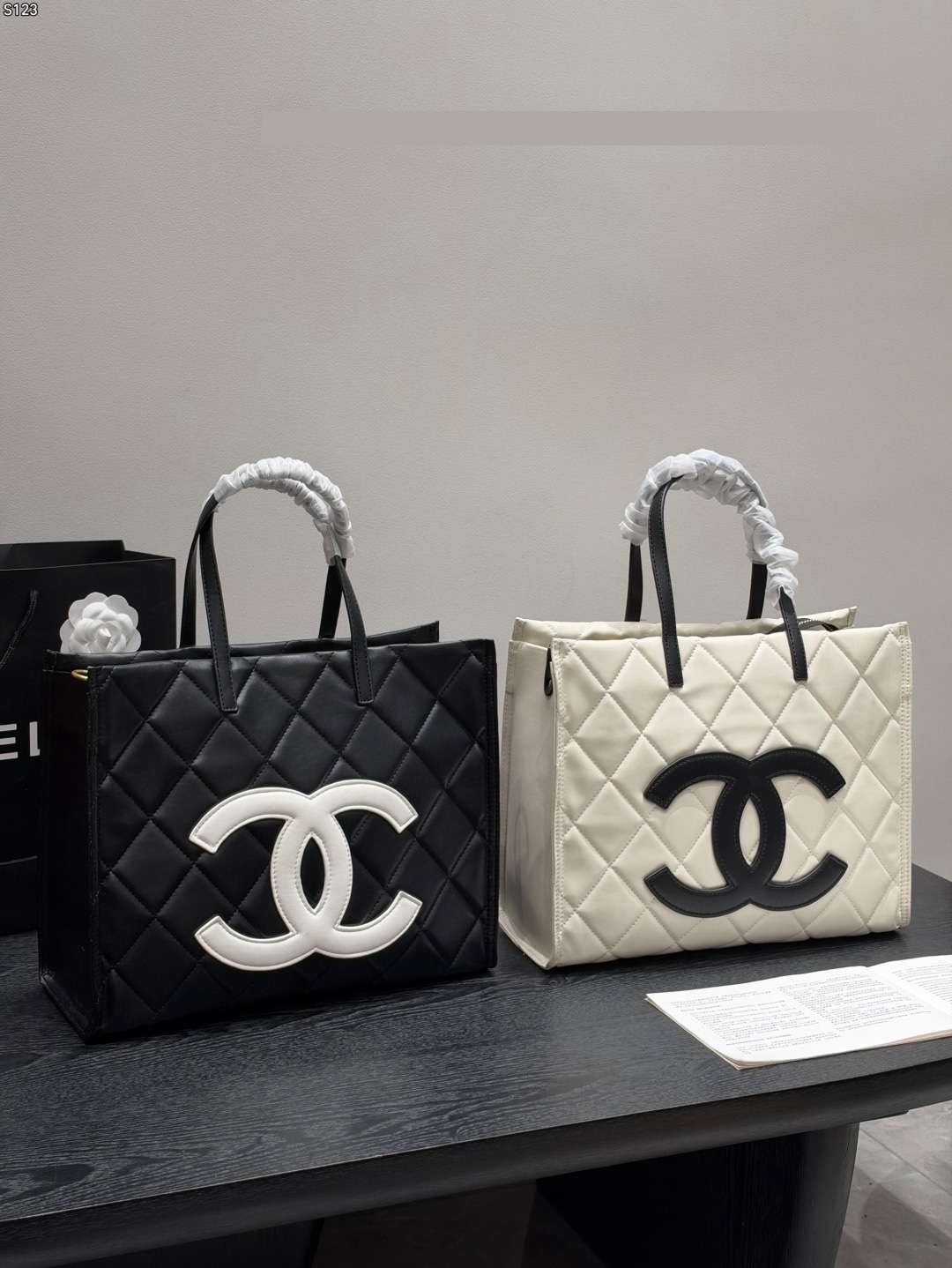 Daily Street Style CN Handbag CC2610087 QA Daily Street Style CN Handbag CC2610087 QA