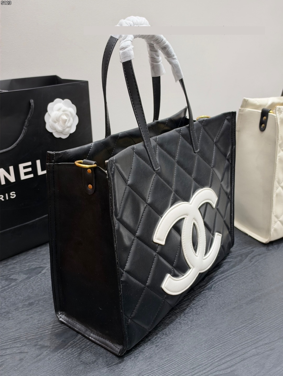 Daily Street Style CN Handbag CC2610087 QA Daily Street Style CN Handbag CC2610087 QA
